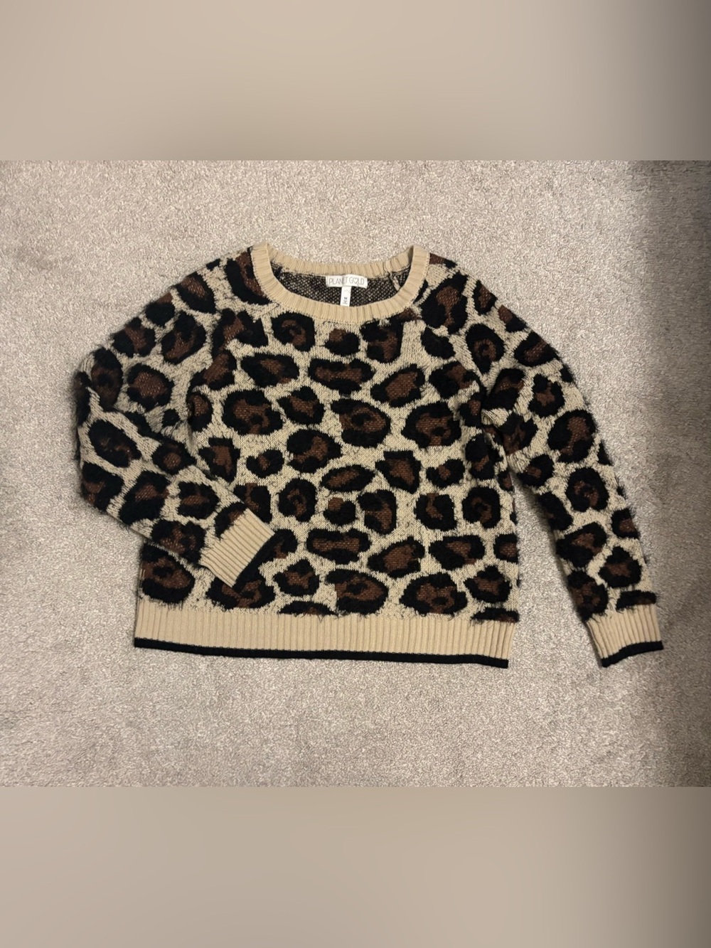 Women’s Medium Planet Gold Leopard Print Crewneck Sweater